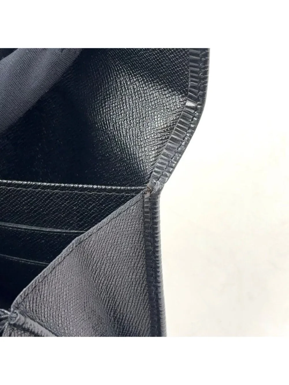 Louis Vuitton Pochette Porte-Monnaie Cles Epi Noir Leather Black Bifold Wallet